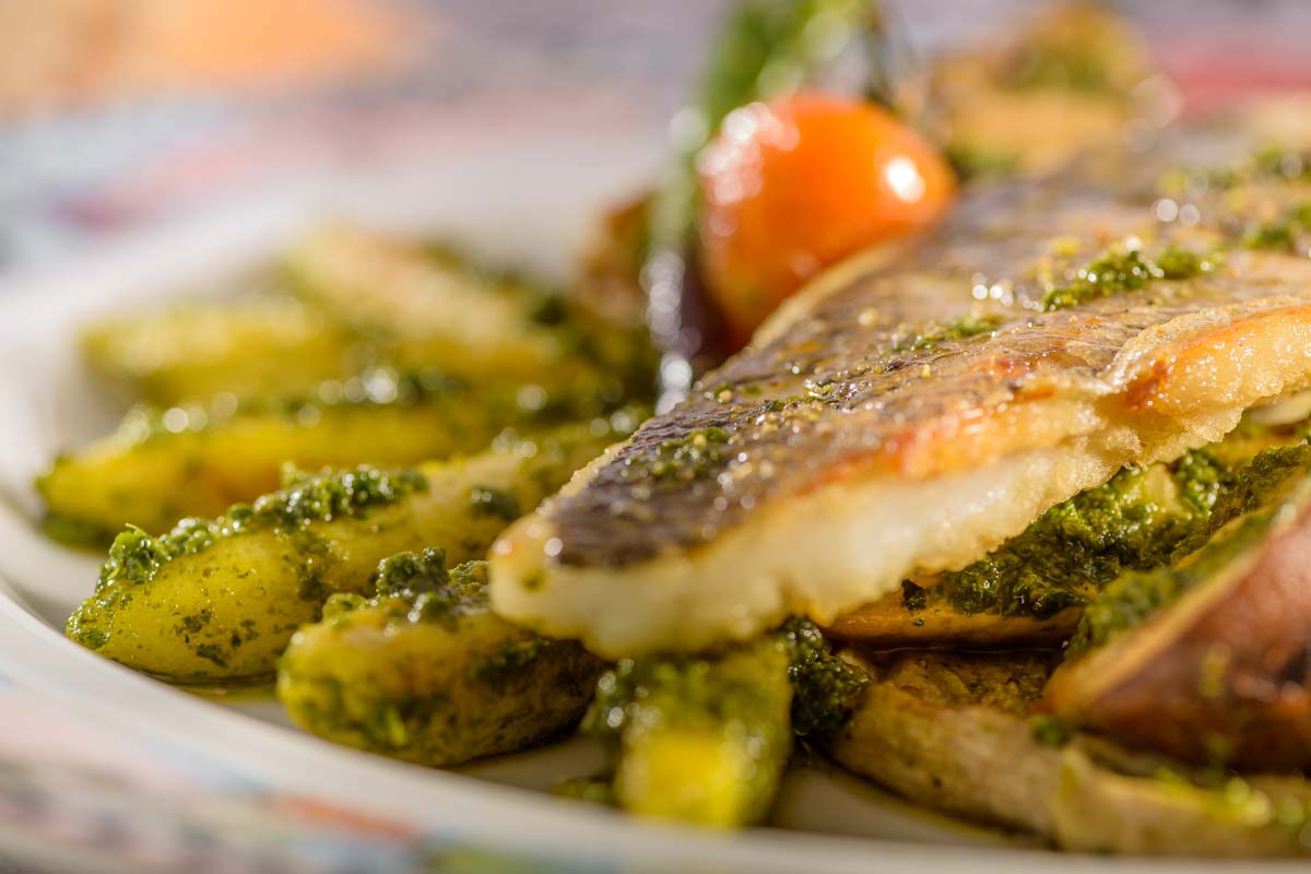 Doradenfilet auf mediterranem Grillgemüse mit Pesto-Schupfnudeln | Rezept Doradenfilet auf mediterranem Grillgemüse mit Pesto-Schupfnudeln | Rezept