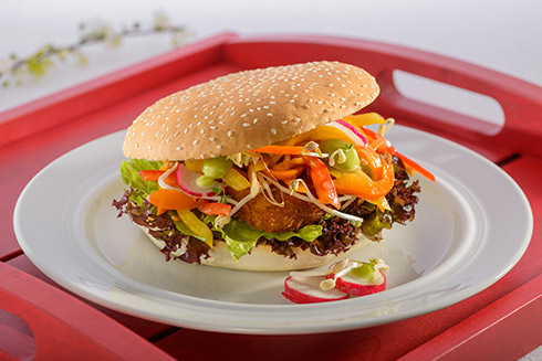 Burger "Asiastyle" mit gebackener Tofuschnitte