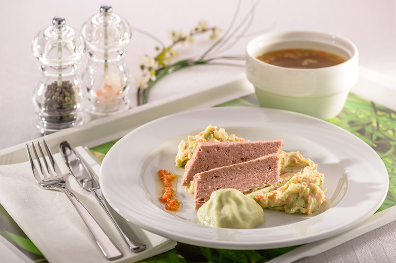 Gepökelte Rinderbrust-Terrine mit Wasabi-Espuma