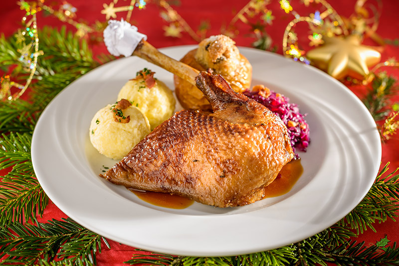 Knusprige Gänsebrust in Orangensauce