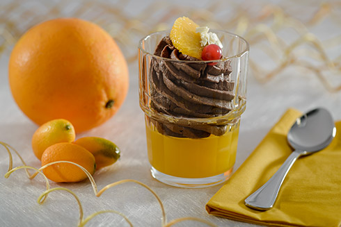 Bayerische Schokoladen-Creme auf Orangengelee