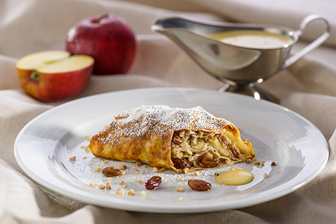 Apfelstrudel mit Vanillesauce