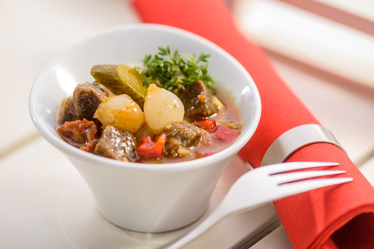 Rindfleischsalat mit Silberzwiebeln | Rezept