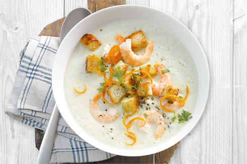 Wurzel-Cremesuppe mit Shrimps