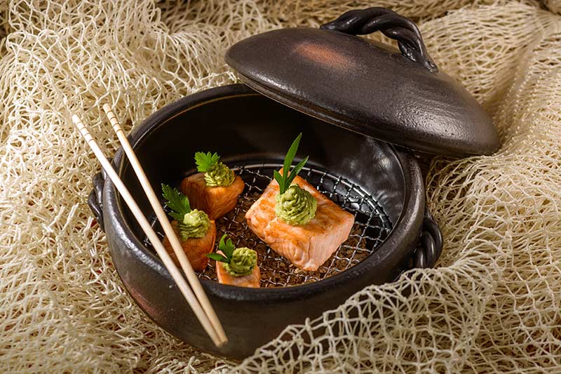 Geräucherte Lachspraline mit Wasabi-Frischkäse