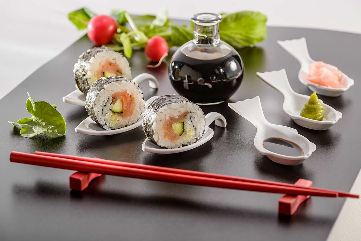 Maki-Sushi mit Räucherlachs | Rezept