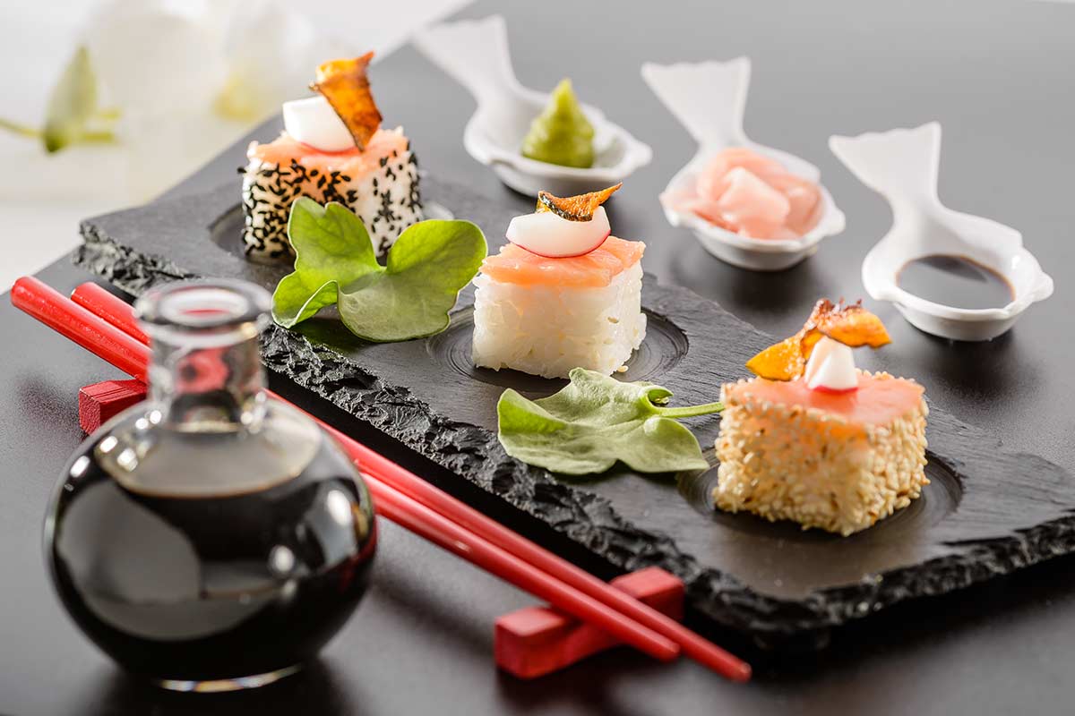Maki-Sushi mit Räucherlachs | Rezept