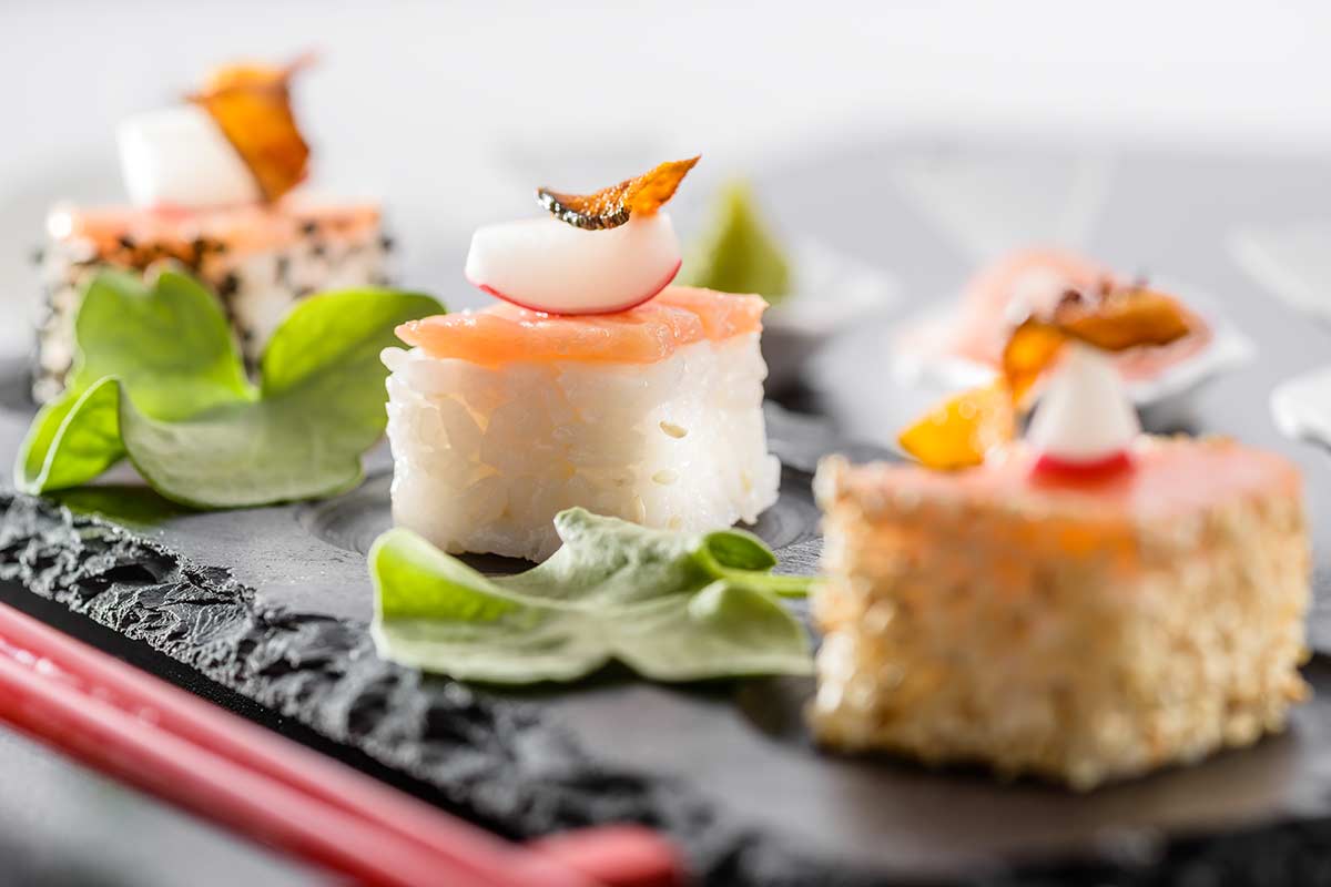 Maki-Sushi mit Räucherlachs | Rezept