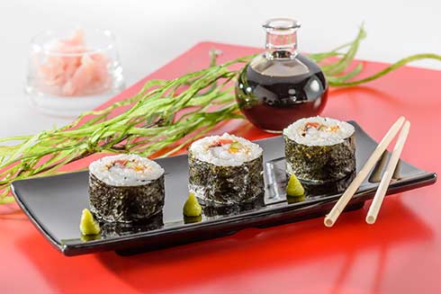 Maki-Sushi mit Thunfisch