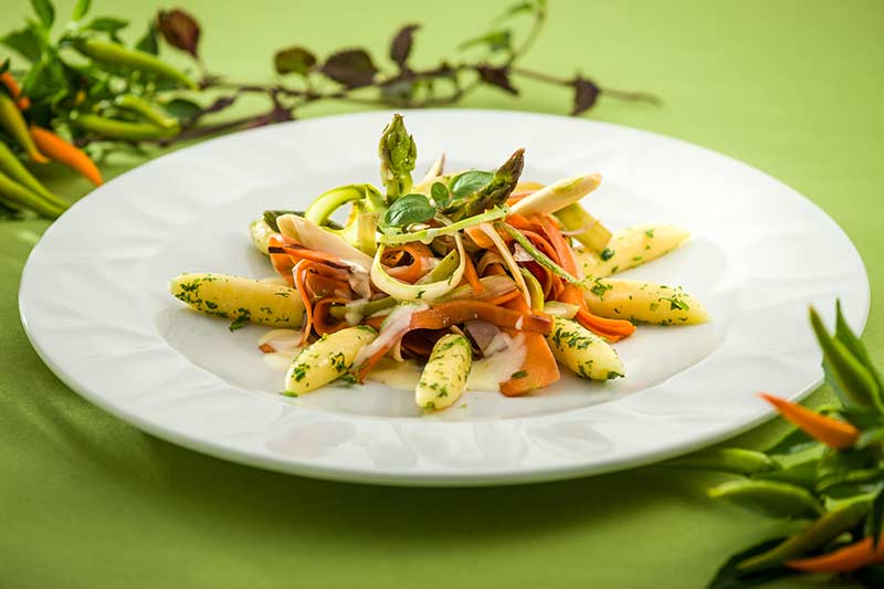 Spargelschleifen mit Schupfnudeln