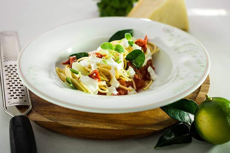 Spaghetti in Limetten-Frischkäse-Sauce