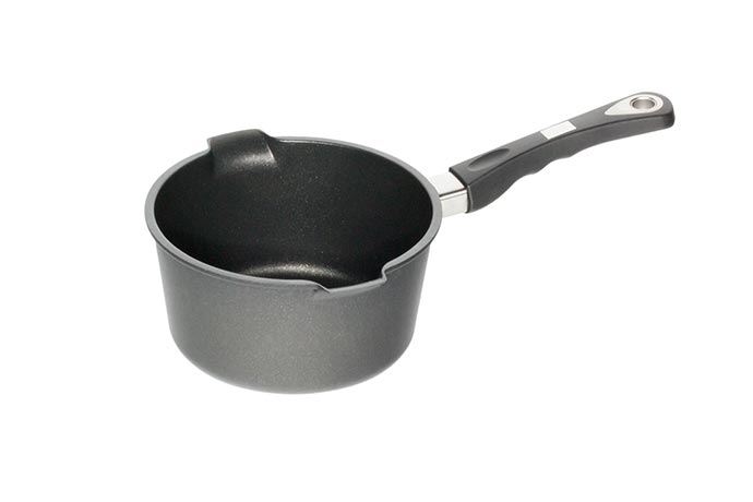 AMT Gastroguss, Milch- und Soßentopf mit 2 Ausgüssen und Stiel, 20 cm, H 11 cm, Induktionsgeeignet